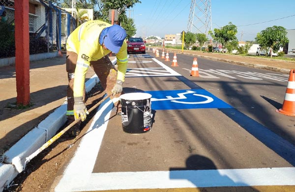 Prefeitura Nos Bairros Impulsiona Sinaliza O De Tr Nsito Na Cidade