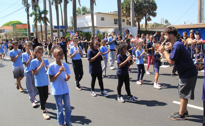Desfile_civico_celebrou_o_aniversario_de_Araraquara_na_Bent_ode_Abreu_-_Foto_Tete_Viviani_7.jpg