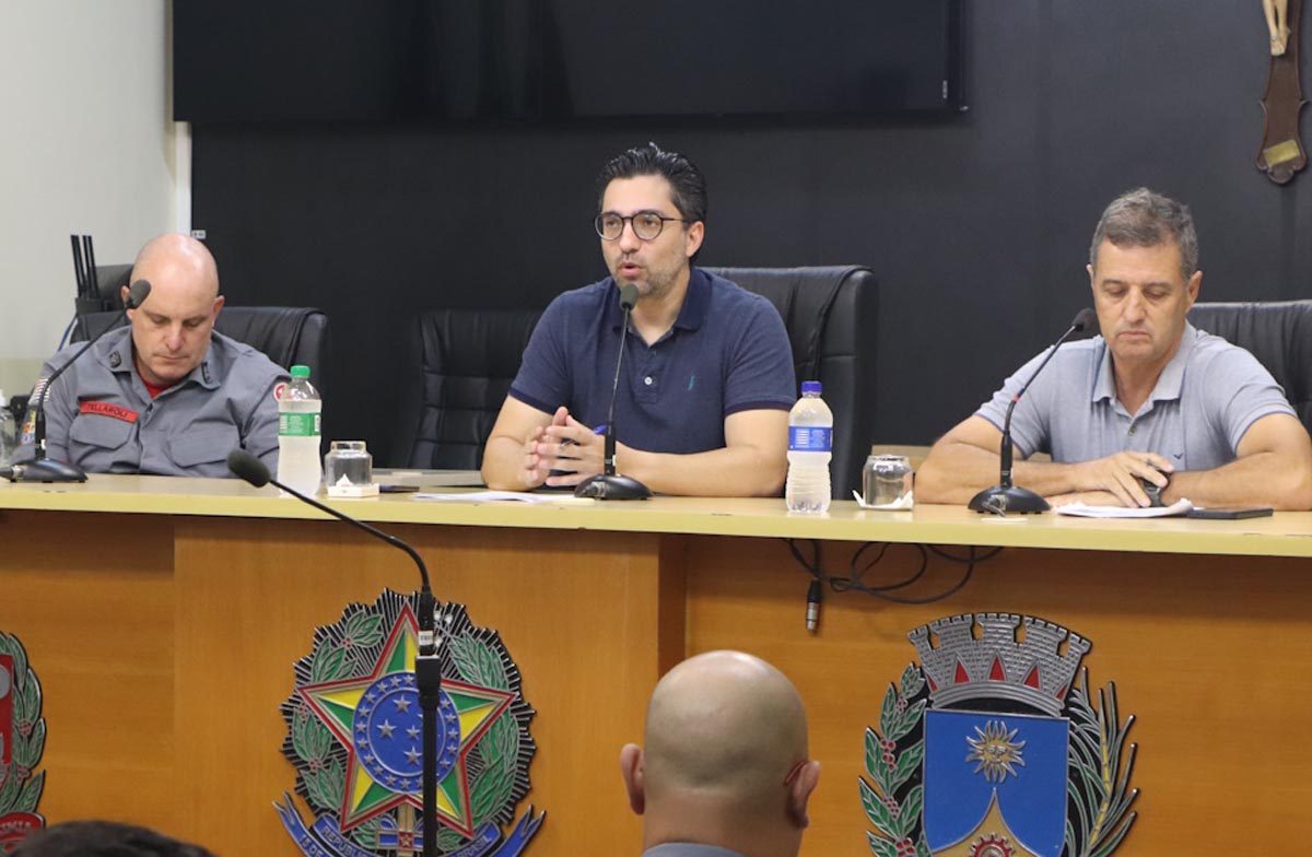 Prefeitura recolhe cães abandonados agressivos quando há episódios de mordedura