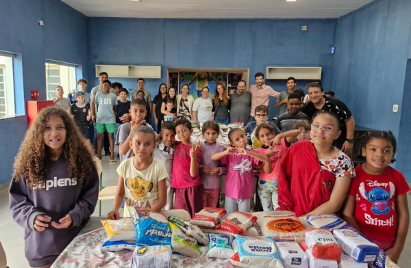 Entrega dos Alimentos da 1ª Corrida e Caminhada Contra o Trabalho Infantil
