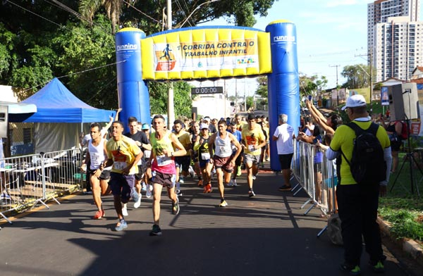 1ª Corrida e Caminhada Contra o Trabalho Infantil arrecada meia tonelada de alimentos
