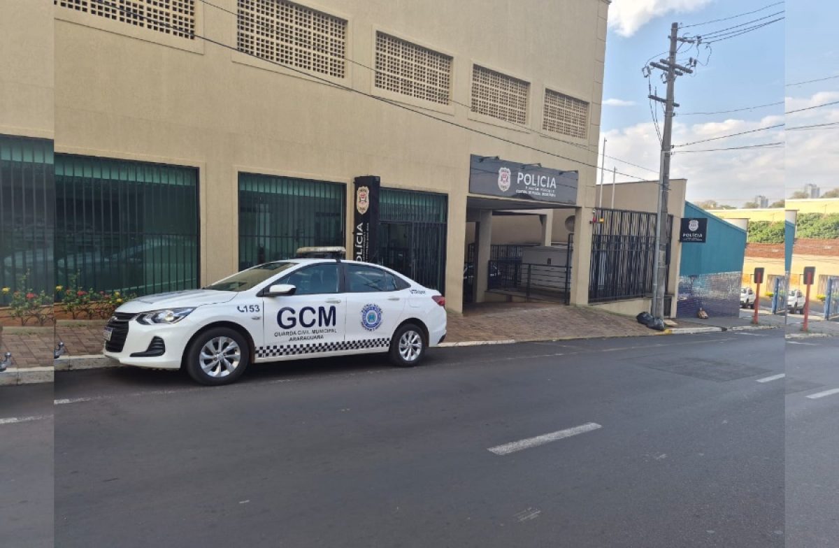 GCM encontra homem procurado por furto em quadra de escola em Araraquara